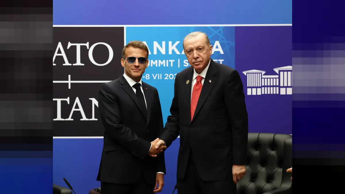 Cumhurbaşkanı Erdoğan, Macron'u COP31 Liderler Zirvesi'ne davet etti