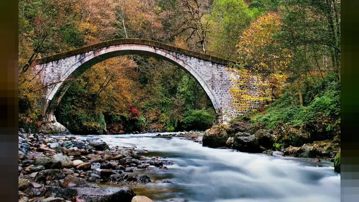 Rize'nin vadilerini birbirine bağlayan asırlık Taş kemer köprüler