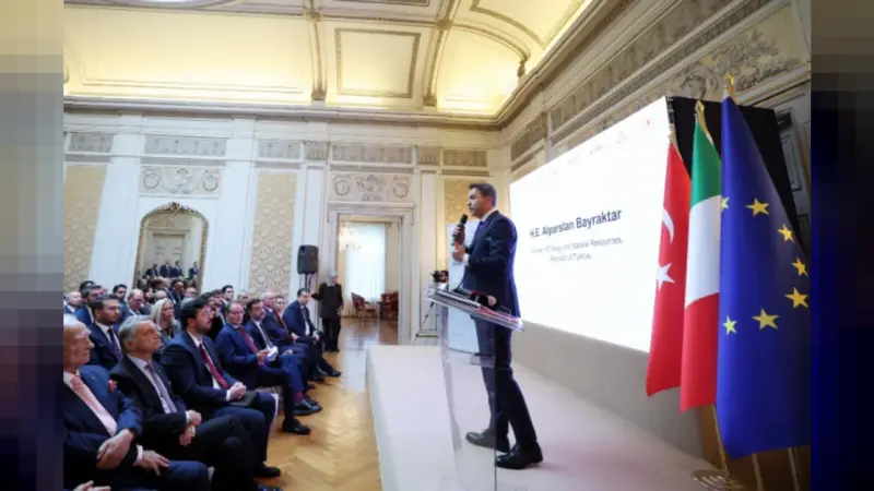 Bakan Bayraktar'dan İtalya ile Enerji İş Birliği ve yeni proje Mesajı